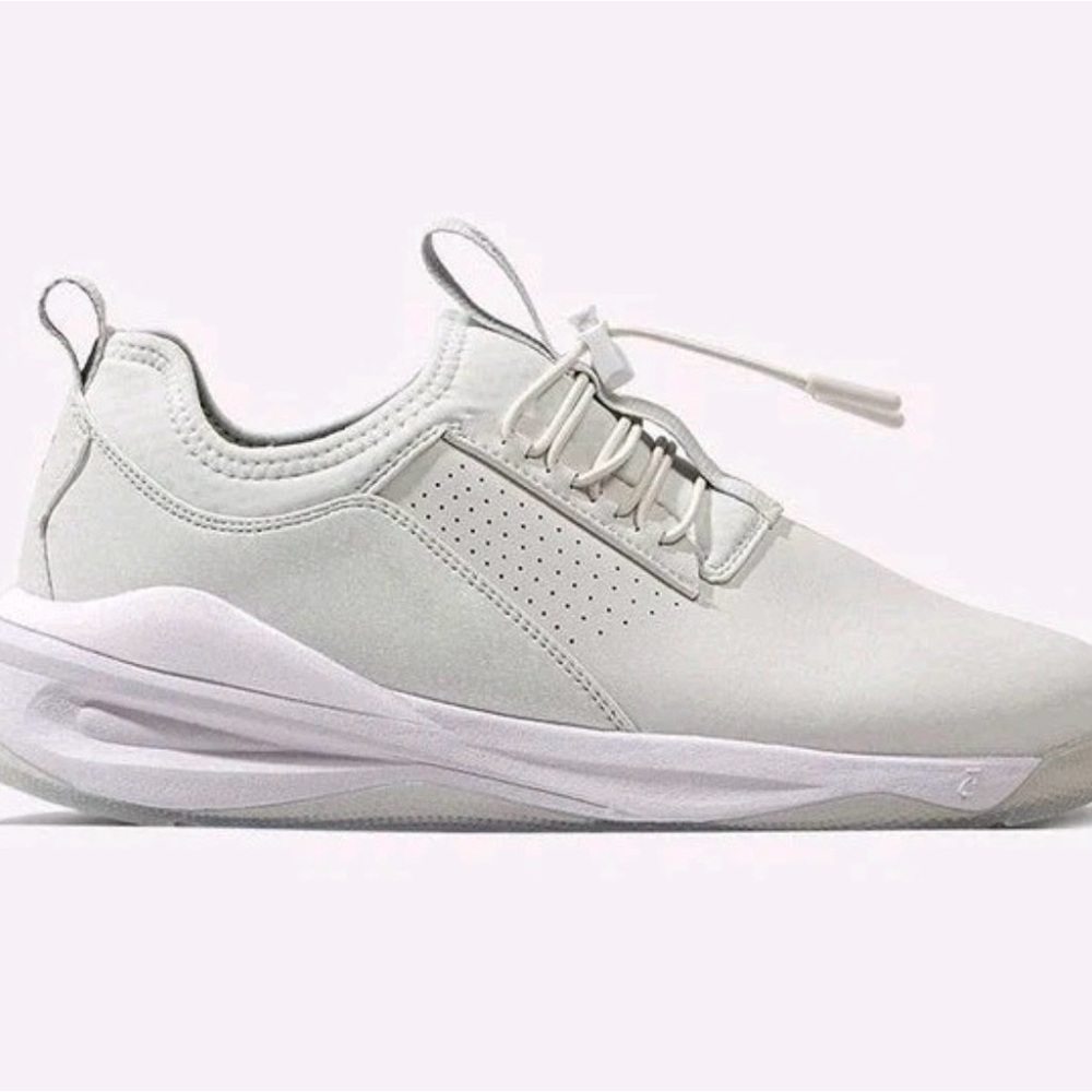 Clove Brillant white nursing shoes. Size W9 M7.5